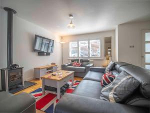 Family-Friendly 2BR Stylish Cottage with Private Garden Near Broadstairs Beach