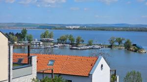 Apartmán Pálava 4 s terasou a výhledem na jezero