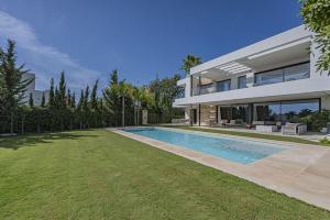 Luxurious Holiday House in Coll den Rabassa with Private Pool