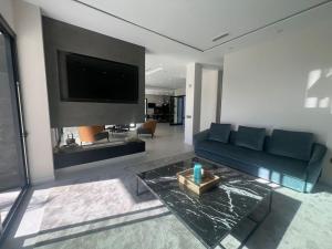 Luxurious 7-Bedroom Marbella House with Private Pool
