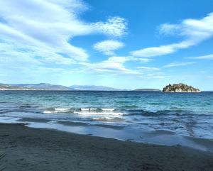 Captains Tolo Sea View 1