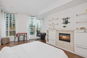 Stylish Waterfront Studio Near Parks & City Core