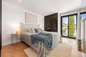 Luxurious 7-Bedroom House with Private Pool in Radazul