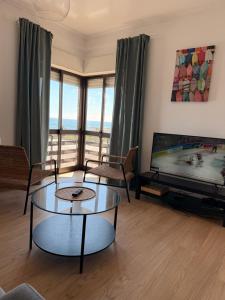 Enjoy VIEW apartment - ocean, surf, beach, eat & work