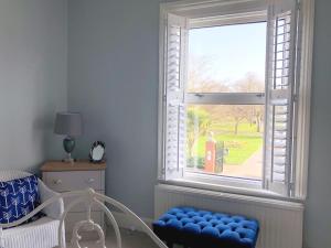 Park Cottage, Views of Manor Gardens