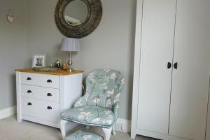 Park Cottage, Views of Manor Gardens