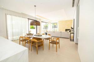Luxurious 7-Bedroom Holiday House in Las Lagunas de Mijas