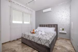 Lady 40 Sea View Apartment in Acqua Fredda, Vlore