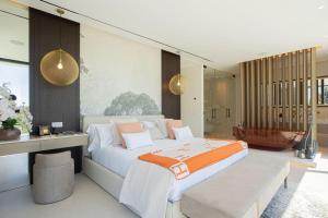 Luxurious 6-Bedroom House with Private Pool in Alacant