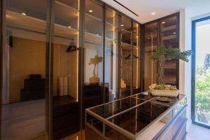 Luxurious 6-Bedroom House with Private Pool in Alacant