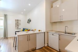 #378 Cozy Corner City & Beach Escape