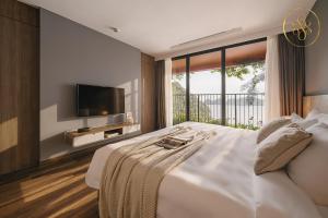 The Ultimate Sea View Suite - Balcony Flamingo Cat Ba
