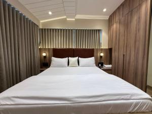 Rudraya Homes - Cozy Premium Serviced Apartments Khar - next to Bandra