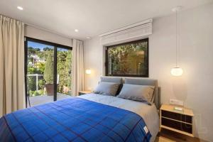 Luxurious 7-Bedroom Holiday House with Private Pool in Mlaga