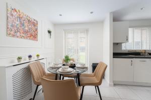 Stunning 3BD Home - Pool Table - Salford City Centre