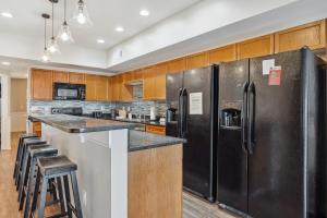 Oceanview 5BR with Game Room Sleeps 17