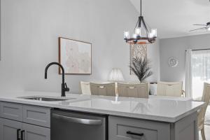 Cozy 2 Bedroom Willowbend Retreat w Pools & Golf Access
