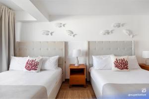 Deluxe BeachFront 4B Villa