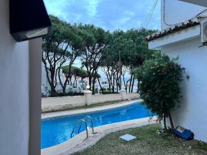 Casa a pasos de la playa y la piscina
