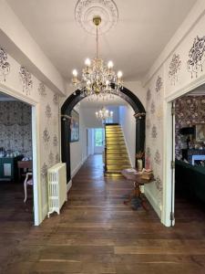 Maison de Mags & Mags Marie Antoinette Room