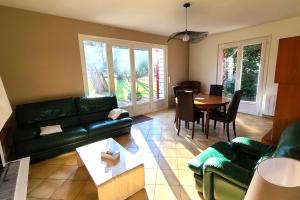 Large 4-bedroom family home