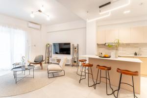 New Secret 2BR in Athens coolest neighborhood