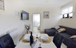 Upscale fully equipped apartment