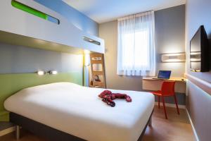 Hotels ibis budget Sens : Chambre Triple