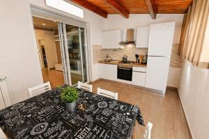 casa vacanze LEVANTE APARTMENT LEONARDO AIRPORT