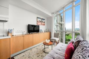 Panoramic 1 Bedroom Condo in the Heart of Downtown Toronto