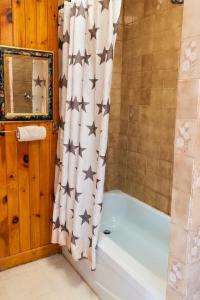 La Vie en Rose Cozy Suite #2 in Downtown Quebec