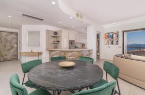 Esclusivo 2 bedr, View, Garden, Parking, Grill