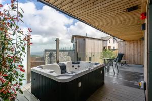 Hidden 15- Garden Hot Tub