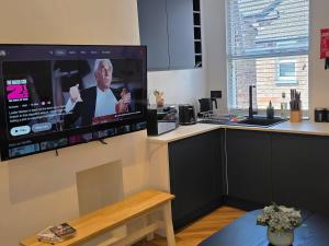 4 BDR Home close to Anfield Stadium - Sleeps 8