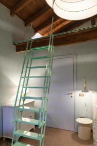 Navigli House-Private Garden -Quiet Oasis-Sleeps 5 img15