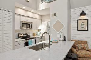 3BR Family Home Walk to Beach & Coligny