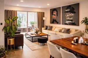 Juriquilla Home, 5 Bedrooms, 3 Community Pool