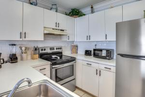 Ocean Views + Resort Pool! N Topsail Beach Condo