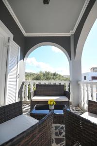 Evis House
