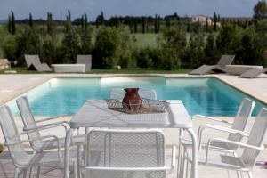 Podere La Sassicaia con Piscina