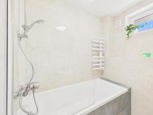 Nutshell Gdynia Apartment by Solarento