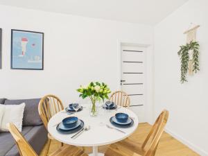 Nutshell Gdynia Apartment by Solarento