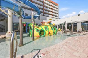 Tropical Suite at Oceanfront Resort w Lazy River