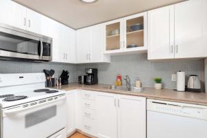 Town House by Exhibition and BMO Field - Sleeps 2