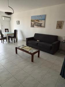 Royal Palm Juan les pins - Appartement 53M2 avec terrasse ensoleillée 5e dernier étage 200m de la plage