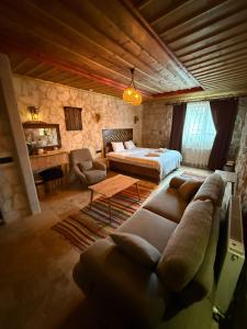 Stone Owl Otel & Restaurant