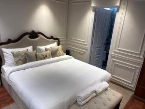 PLumeria Hotel