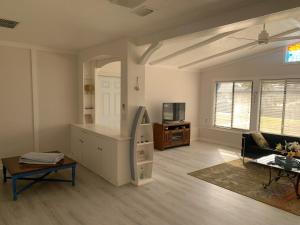 Bring your motorboat Simple Old Style Florida Home