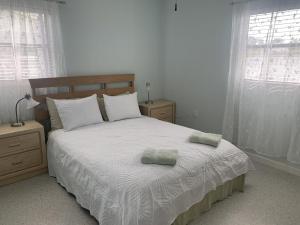 Bring your motorboat Simple Old Style Florida Home
