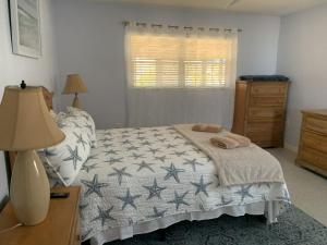 Bring your motorboat Simple Old Style Florida Home